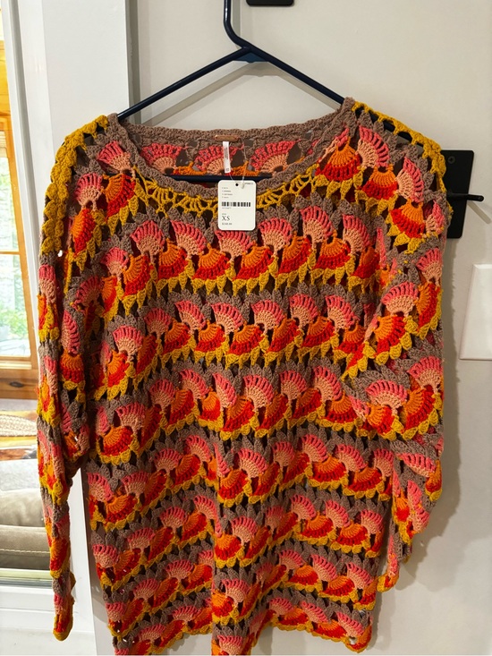 Free People Sweaters - Free People Crochet Open-Knit Scalloped Shell / Fan Crochet Sweater Top